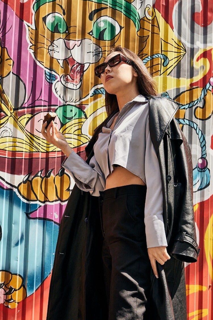  ,   Alex, 25 ,   