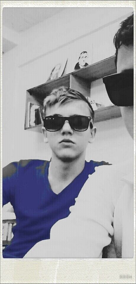  9407758  Daniil, 26 ,    