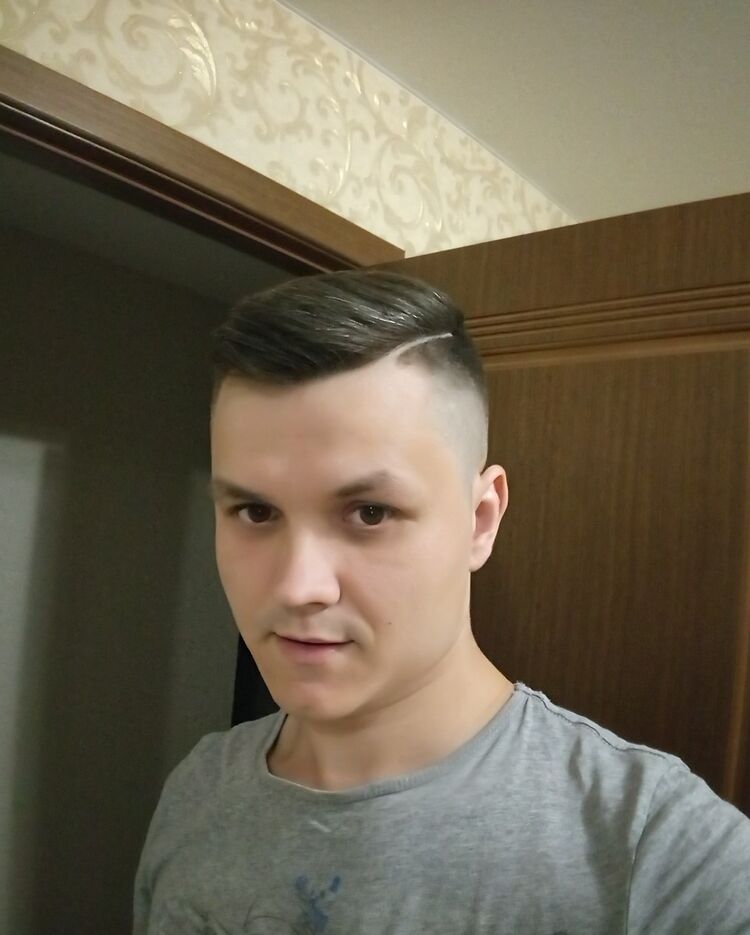  14542348  Pavel, 33 ,    