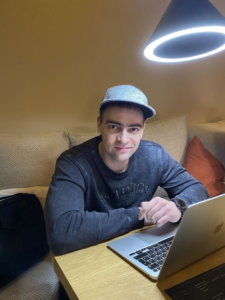  --,   Alex, 36 ,   ,   