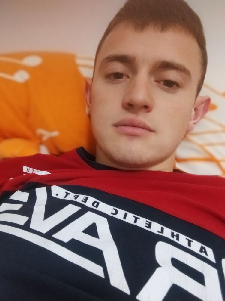  24531398  Victor, 24 ,    