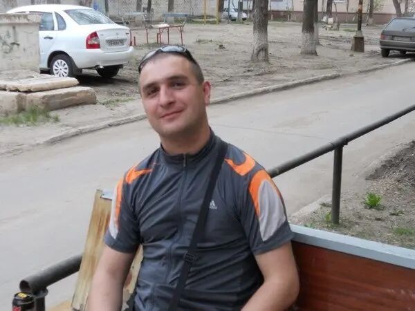  26306948  Denis, 40 ,    