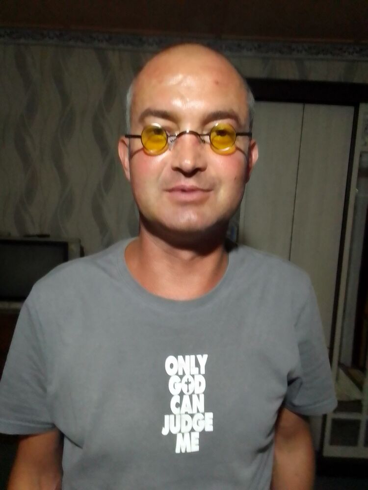  48212428  Ivan, 45 ,    
