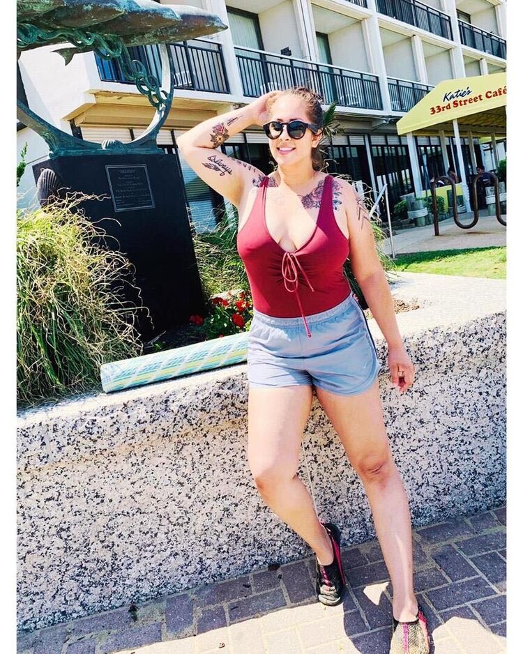  24389758  Sophia, 33 ,    Hollywood