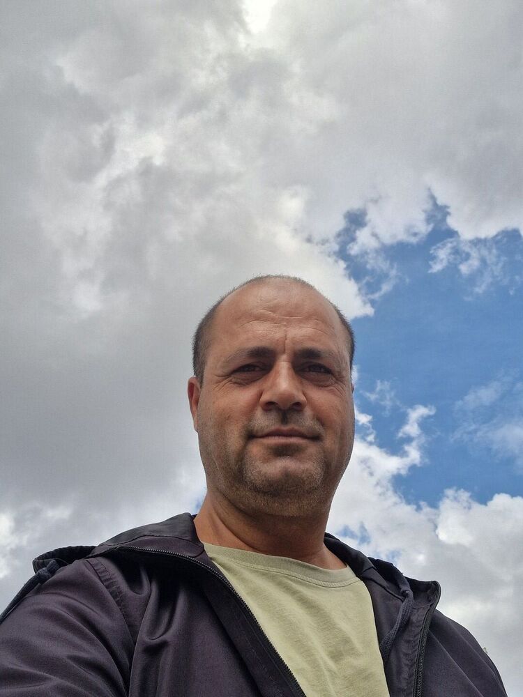  53626188  Memati, 49 ,    