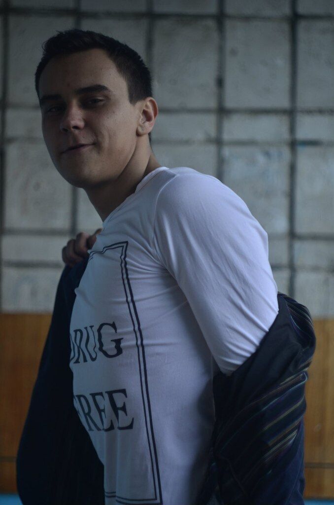  ,   Denis, 33 ,   ,   