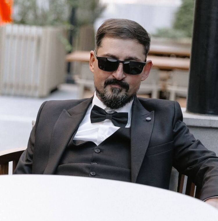  ,   Irakli, 40 ,   c 