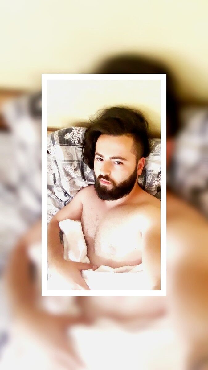  ,   Tony, 28 ,   