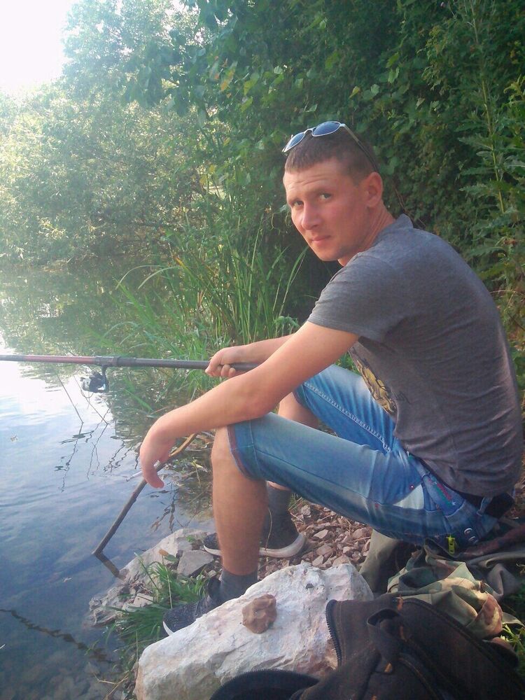  23520328  Memet, 33 ,    