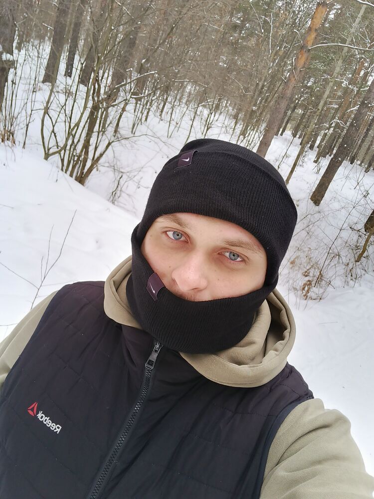  51994608  Eduard, 30 ,     