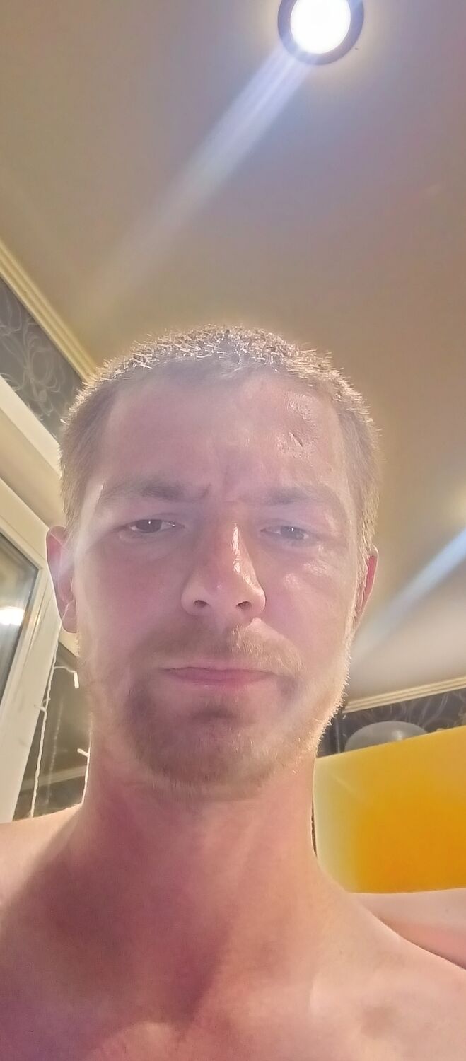  52563208  Vladimir, 31 ,    