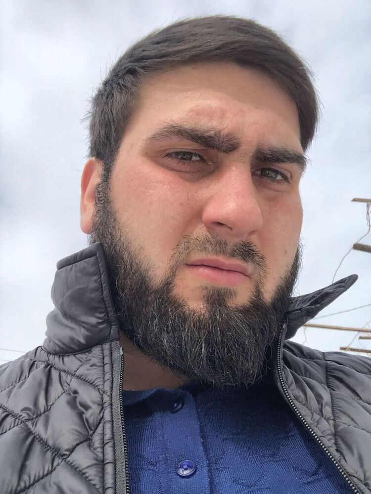  37678428  Muhammad, 27 ,    