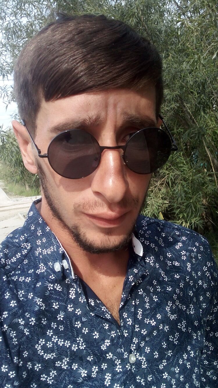 30348198  Arsen, 27 ,    