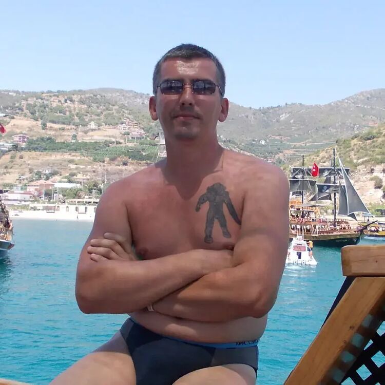 37580298  Nikolay, 44 ,    