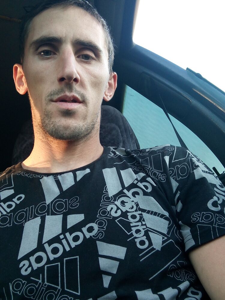  45382728  Vlad, 27 ,    