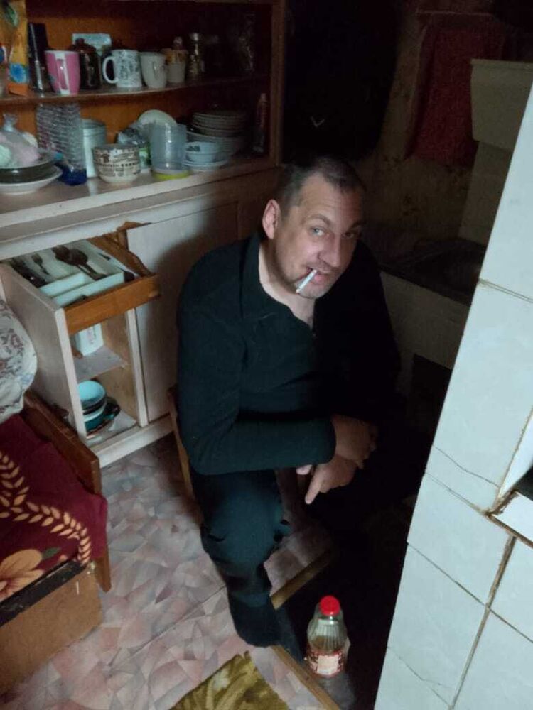  52938478  Denis, 42 ,    