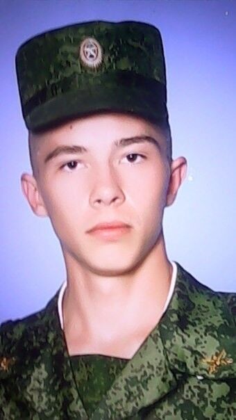  12328978  Viktor, 31 ,    