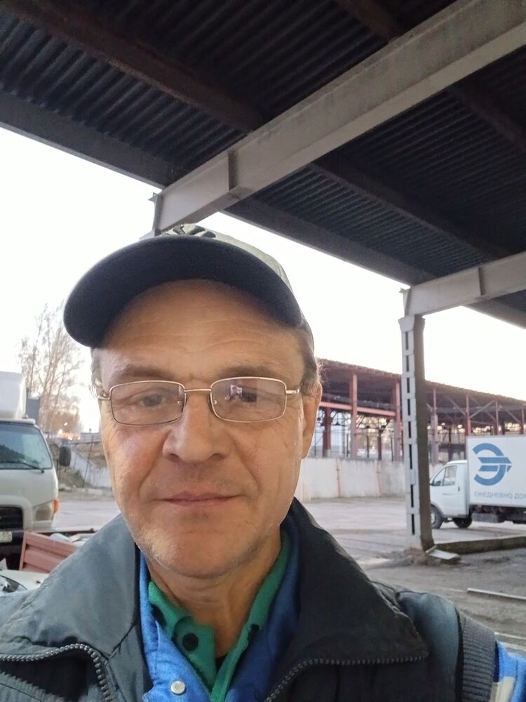  54211048  Oleg Gaiguk, 56 ,    
