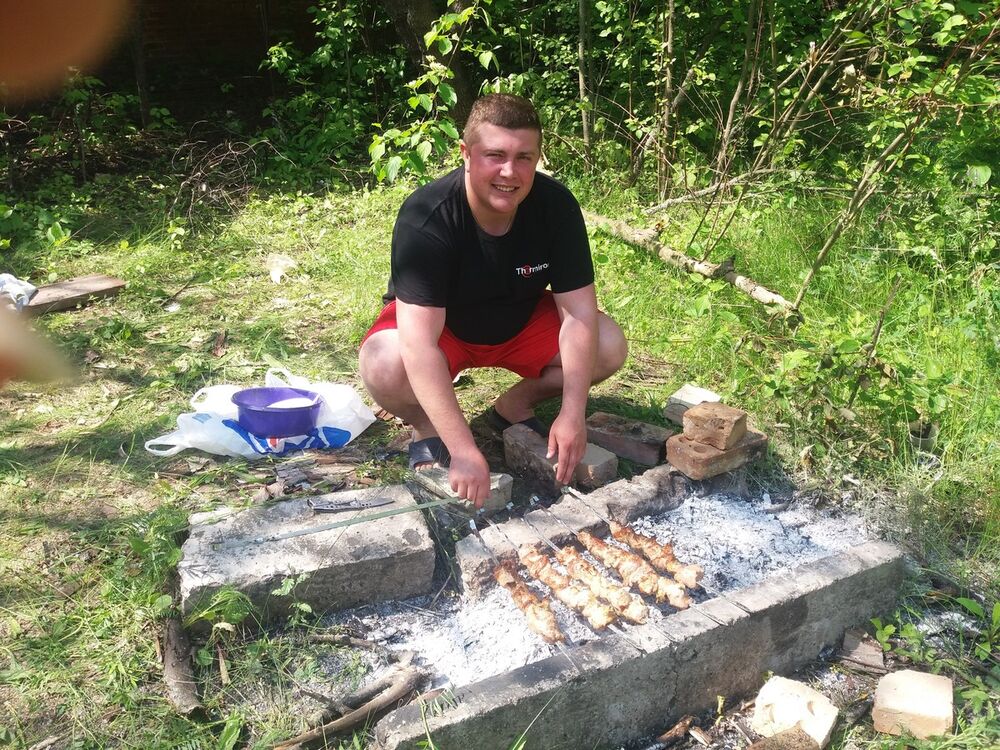  16849418  Igor, 33 ,    