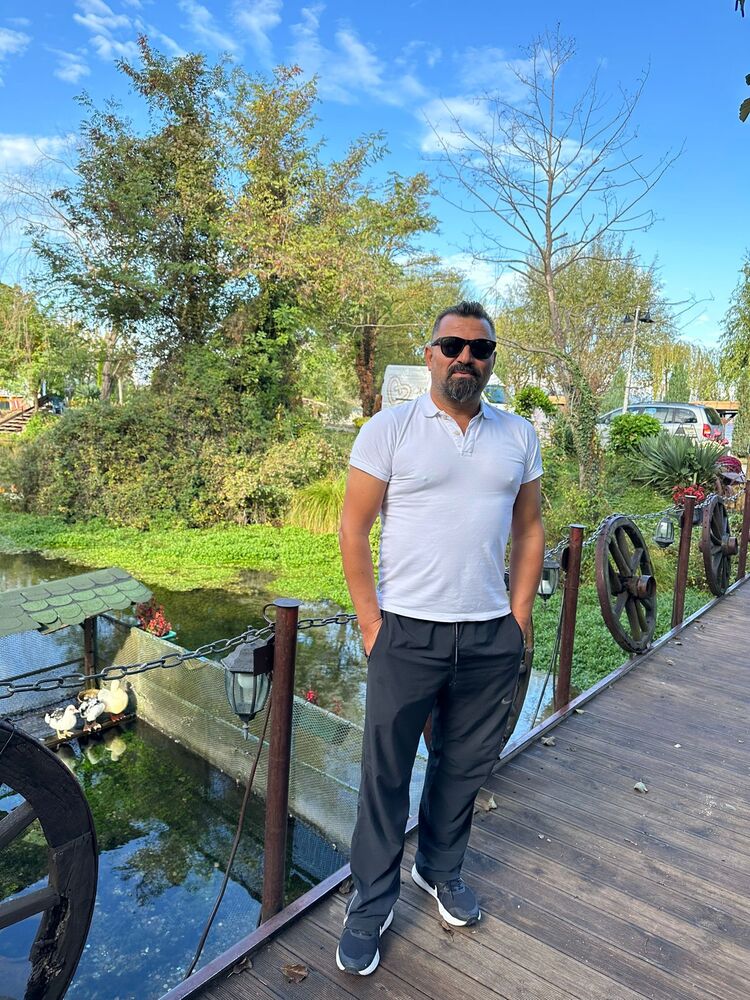  41114638  Mr cocu, 48 ,    Budva