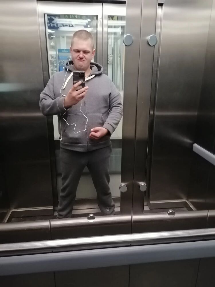  53083668  , 32 ,    