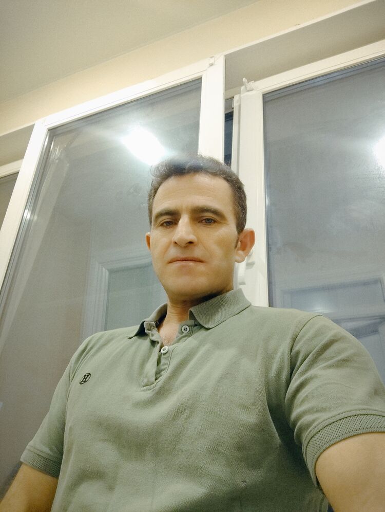  49353278  Salih, 46 ,    
