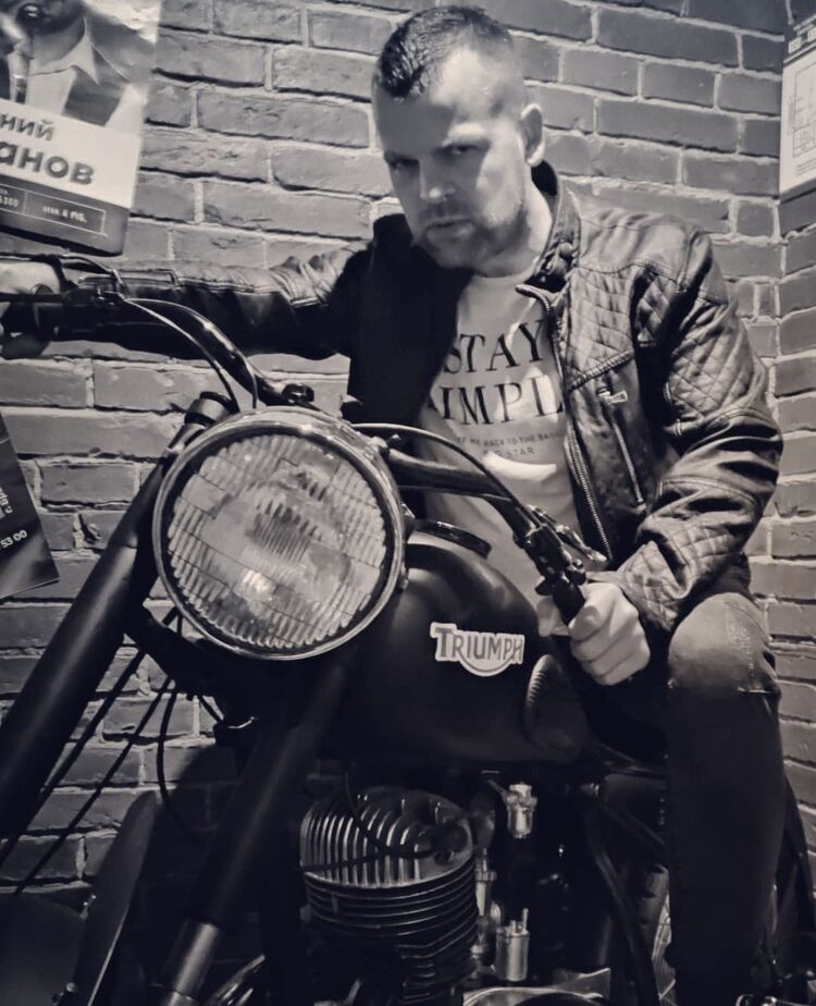 43515208  Vladimir, 38 ,    