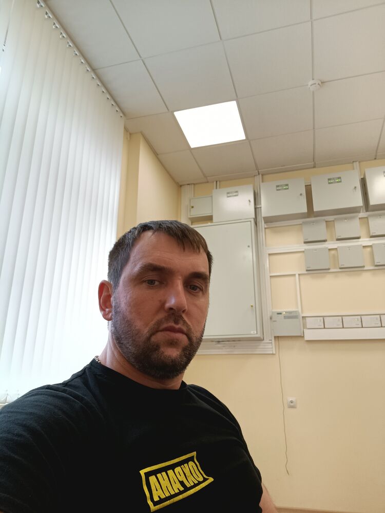  49352568  Aslan, 42 ,    -