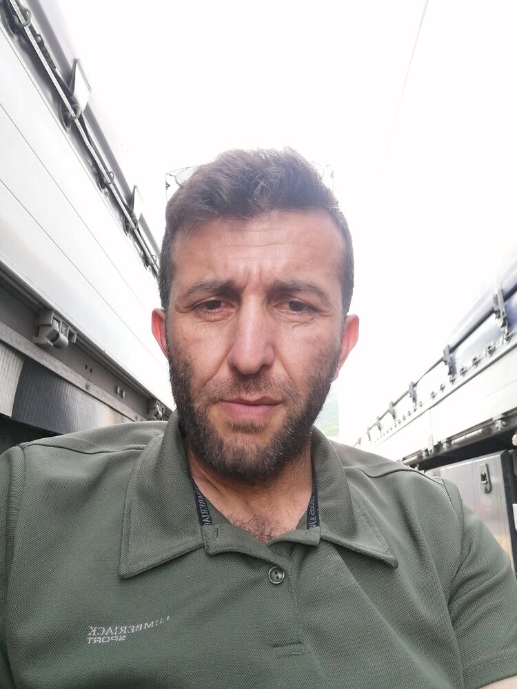  48280188  Sedat, 36 ,    