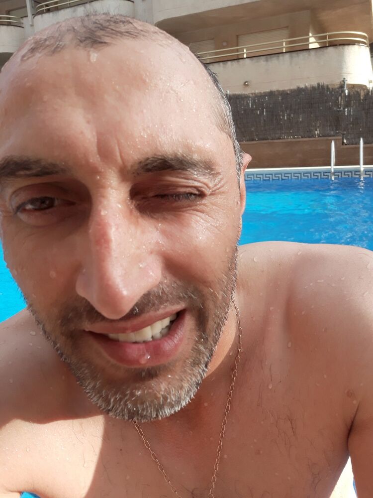  16883818  Levani, 45 ,    Barcelona