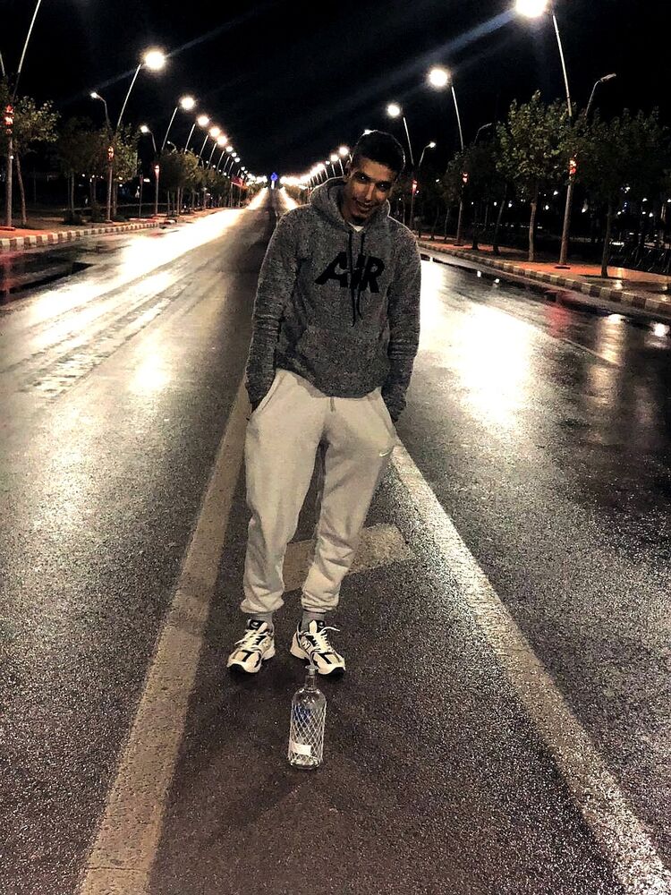  ,   Hicham, 25 ,   ,   