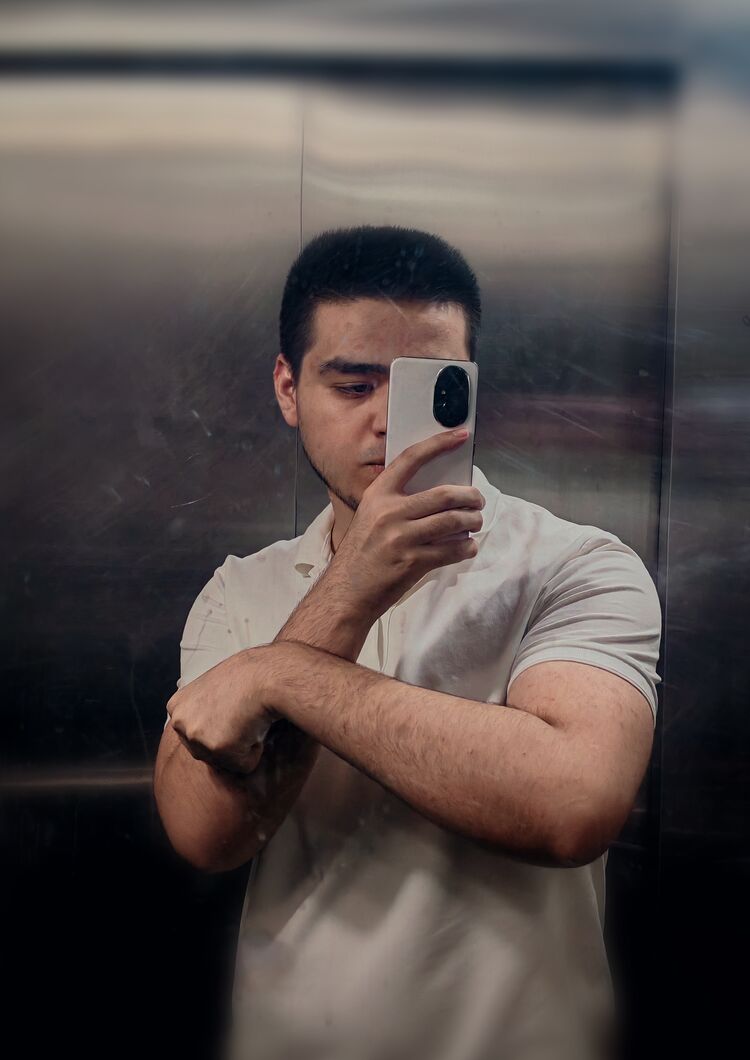  53385338  Bek, 24 ,    
