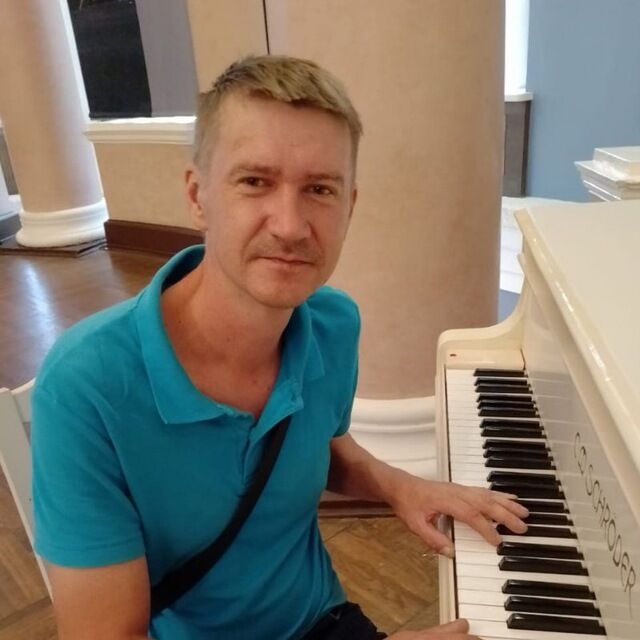  53456398  Viktor, 42 ,    