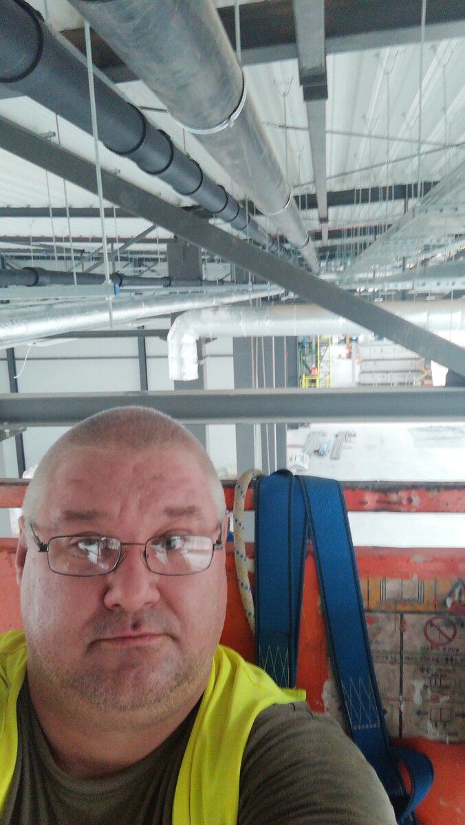  17373568  Oleksandr, 47 ,    