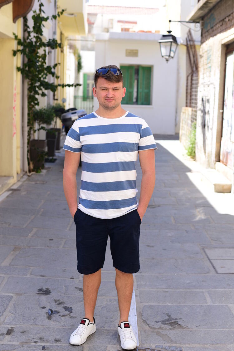  ,   Sergiu, 37 ,   ,   , c 