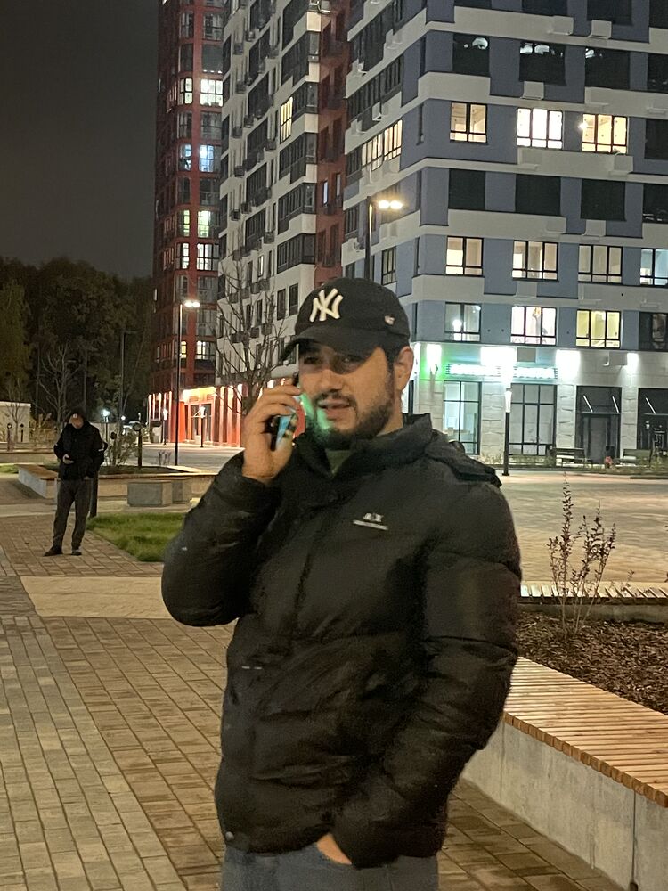  48854248  Axror, 25 ,    
