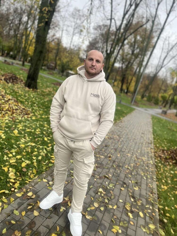  ,   Denis, 40 ,     , c 