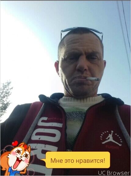  23835908  Artur, 47 ,    