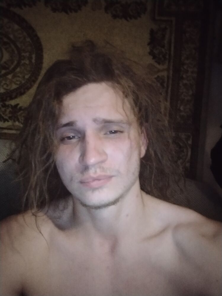  32585198  Nikolay, 26 ,    