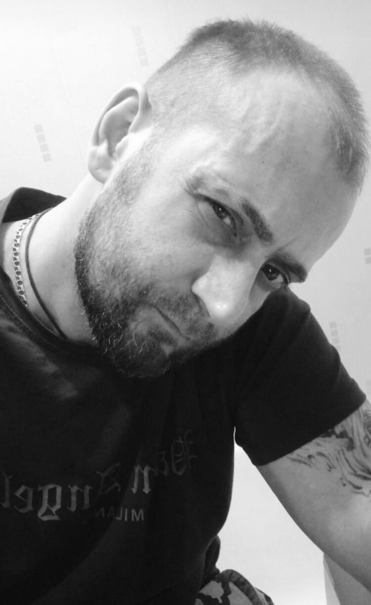  ,   Serj, 39 ,   ,   