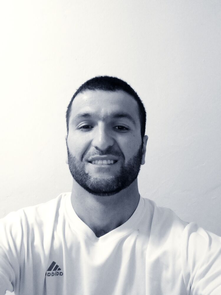  43956288  Ali, 36 ,    