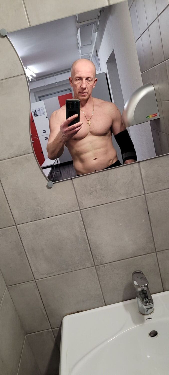  36681478  , 49 ,    