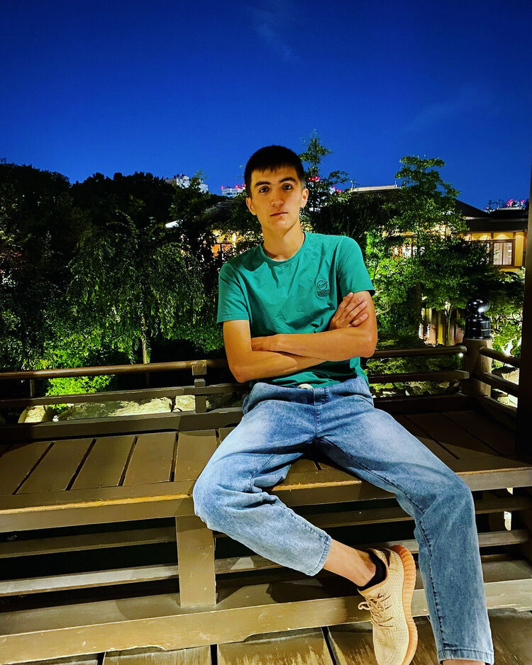  52511748  , 24 ,    --