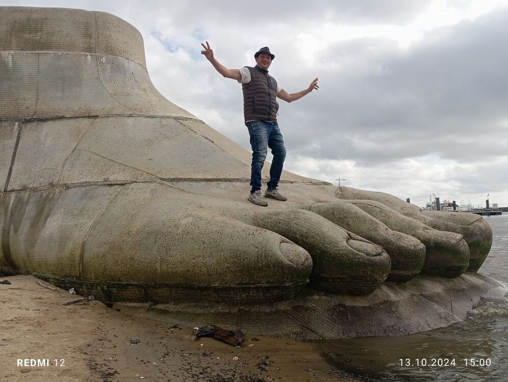  ,   Bruno, 43 ,   ,   