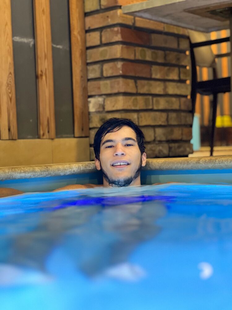  ,   Sweaty, 24 ,   ,   