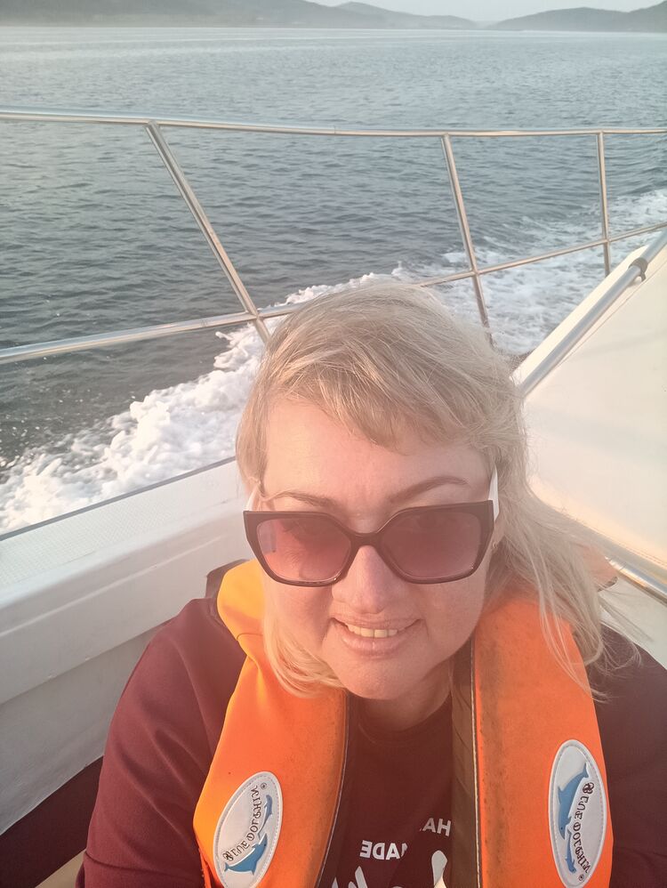  ,   Elena, 49 ,   ,   , c 