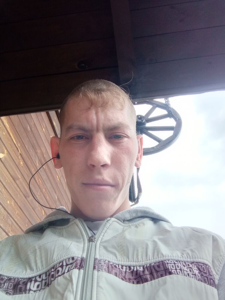  33826848  Sergej, 28 ,    -