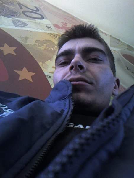  30046648  Radoslav, 42 ,    