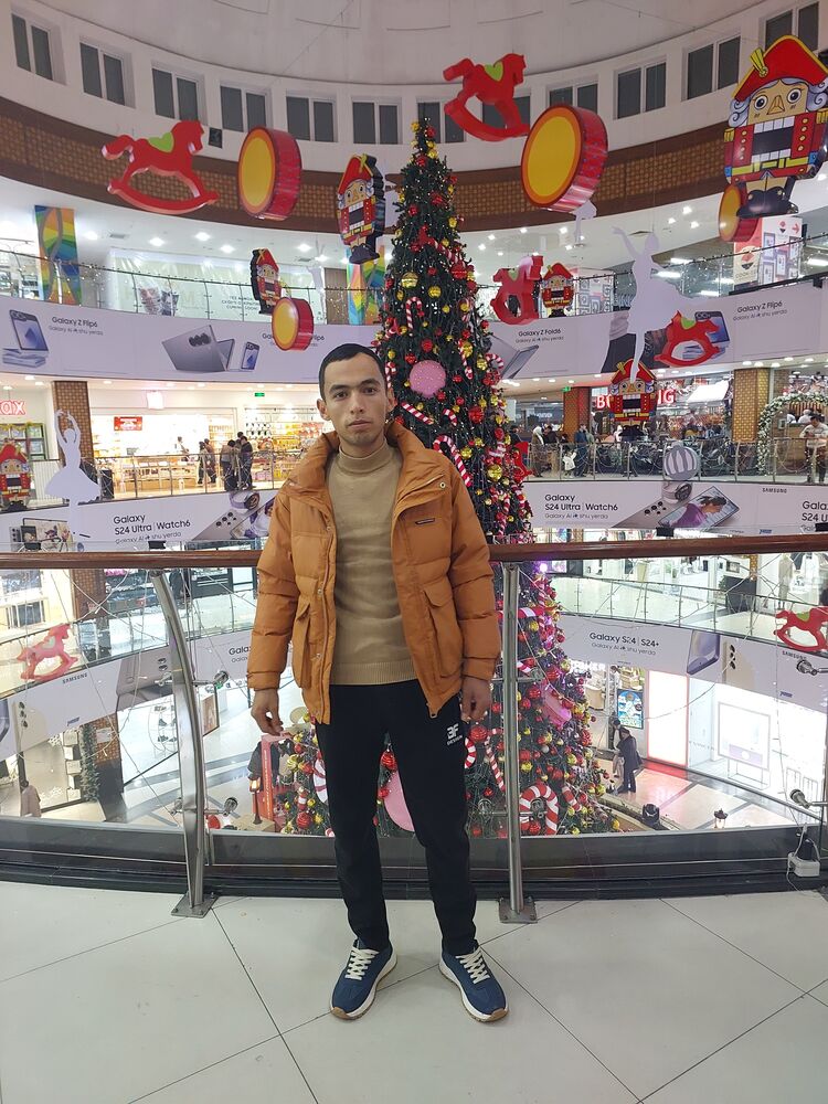  ,   Bek, 28 ,   ,   