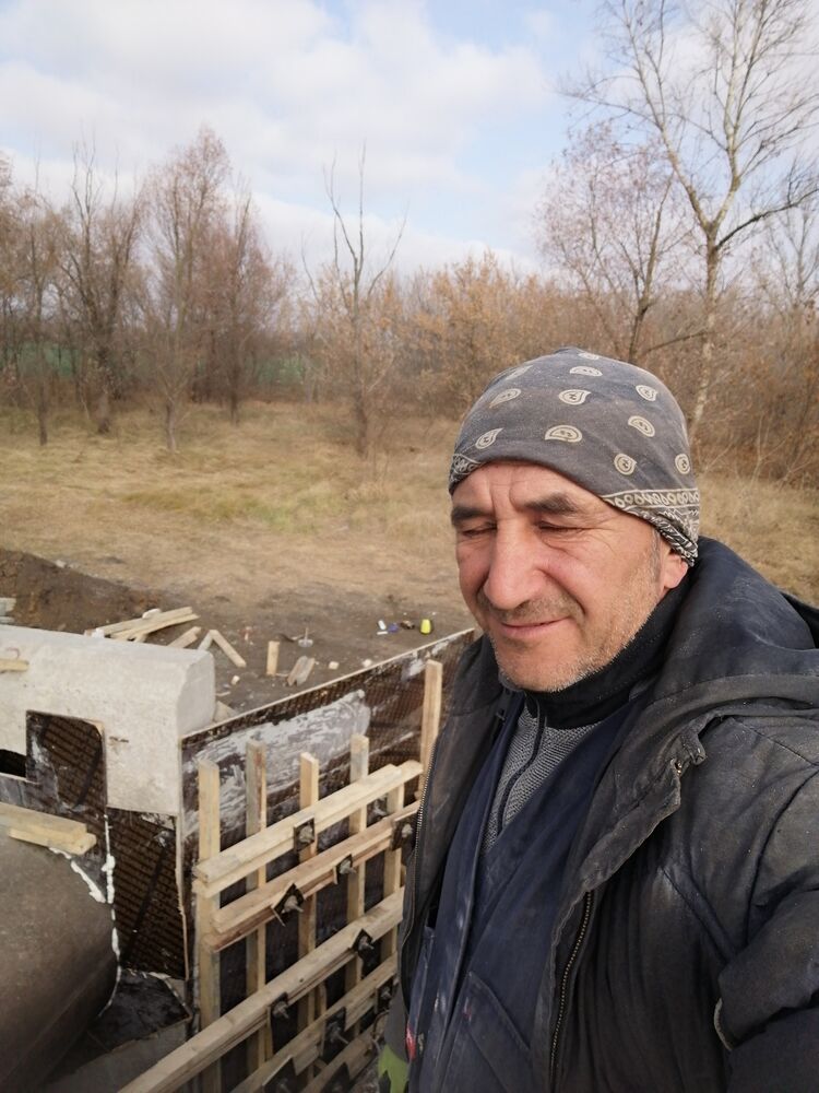  24361218  Burhan, 51 ,    